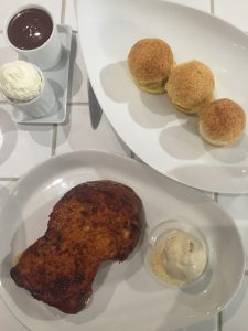 le cochon gaulois, restaurant, paris, profiteroles, 75018, dessert