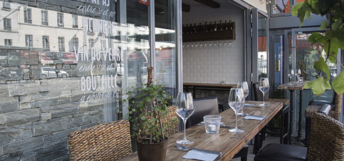 L'Antre potes - bar à vin - vin bio - vin nature - restaurant paris - terroir - charcuteries - fromage - burrata - 75012 - 178 rue du faubourg Saint-Antoine - pain poujauran