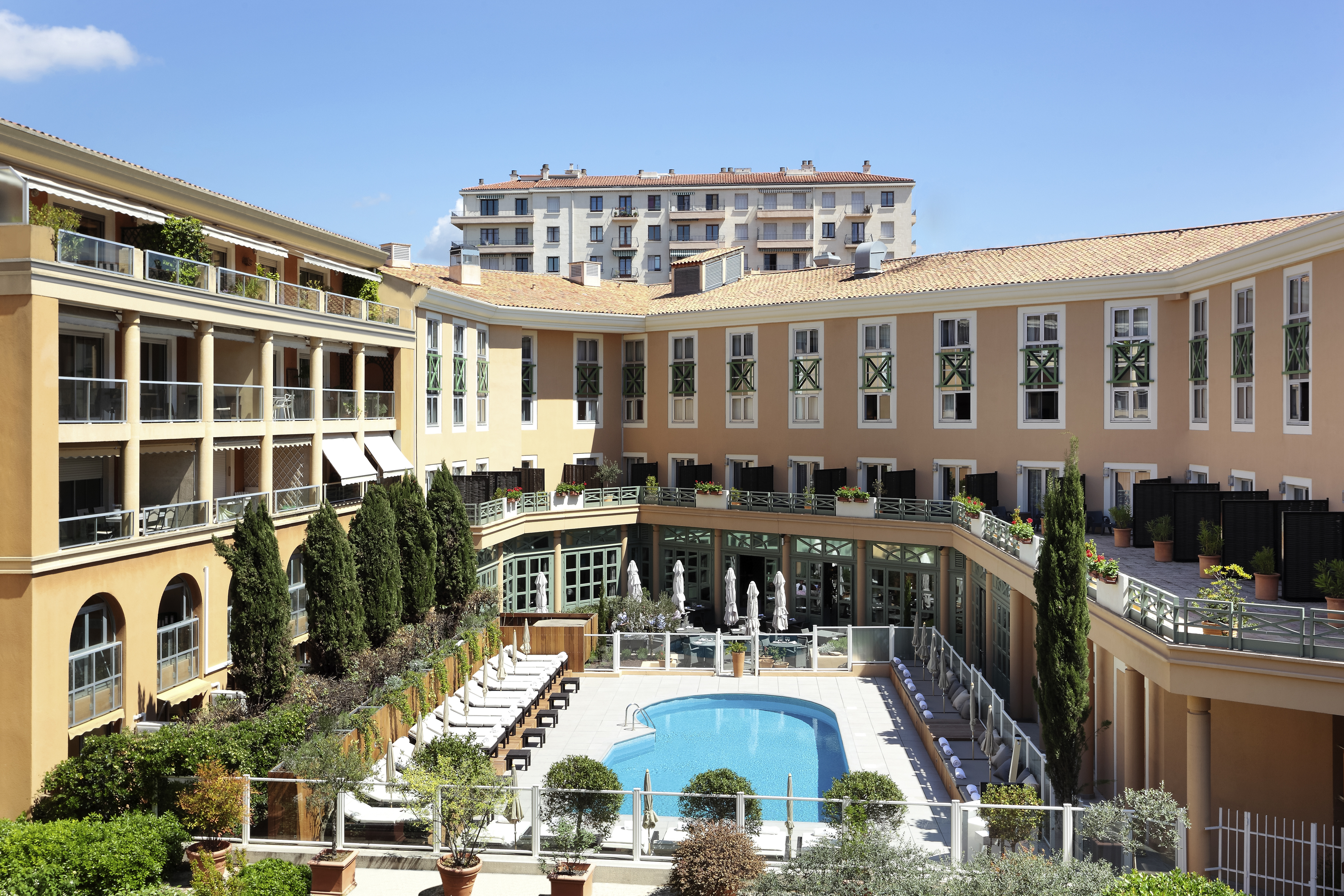 restaurant terrasse ; piscine ; sofitel ; grand hotel roi rené ; aix en provence ; sud de la france ; MGALLERY COLLECTION ; hôtel 4 étoiles 