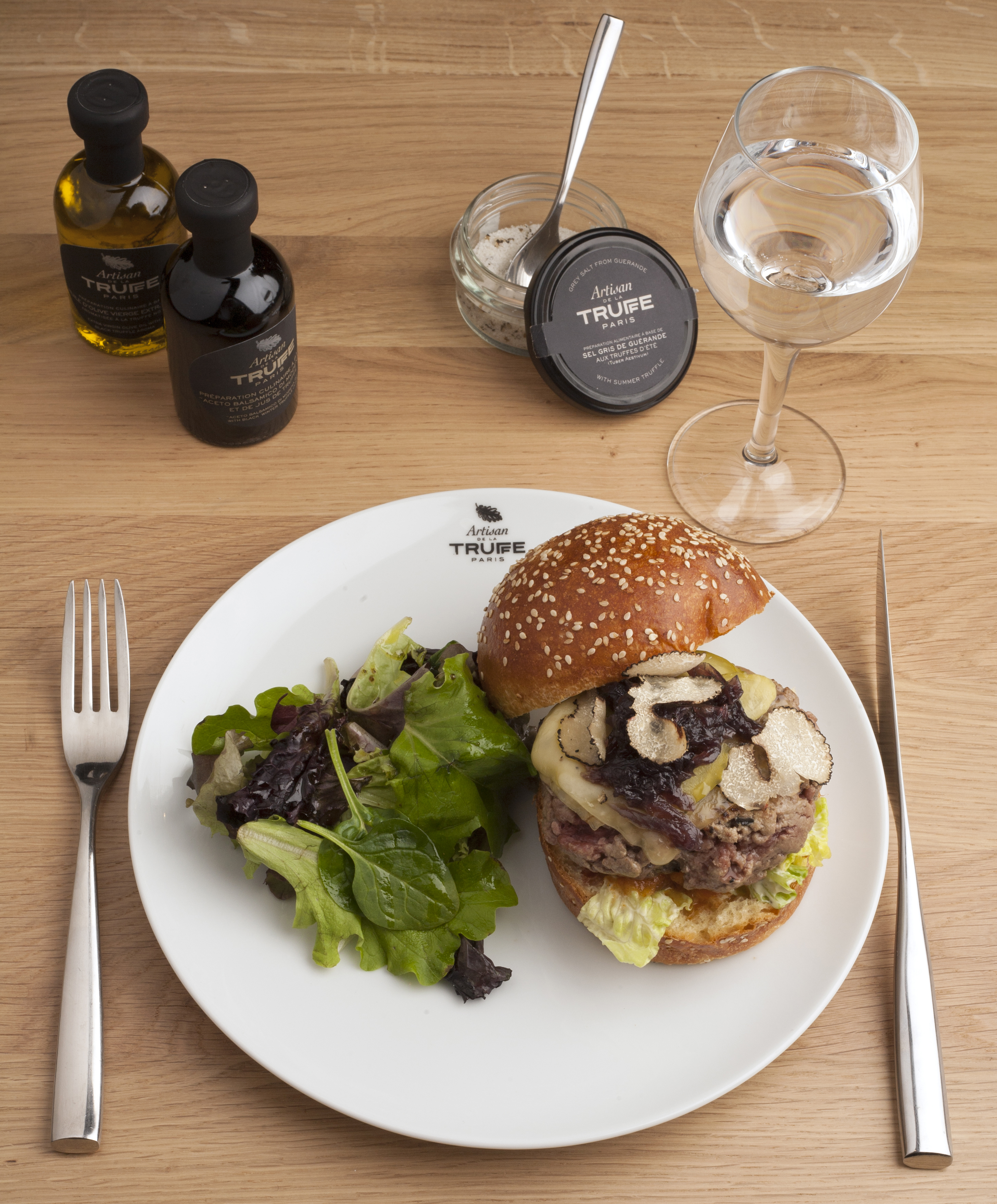 burger ; restaurant ; burger truffe ; Artisan de la Truffe Montmartre 