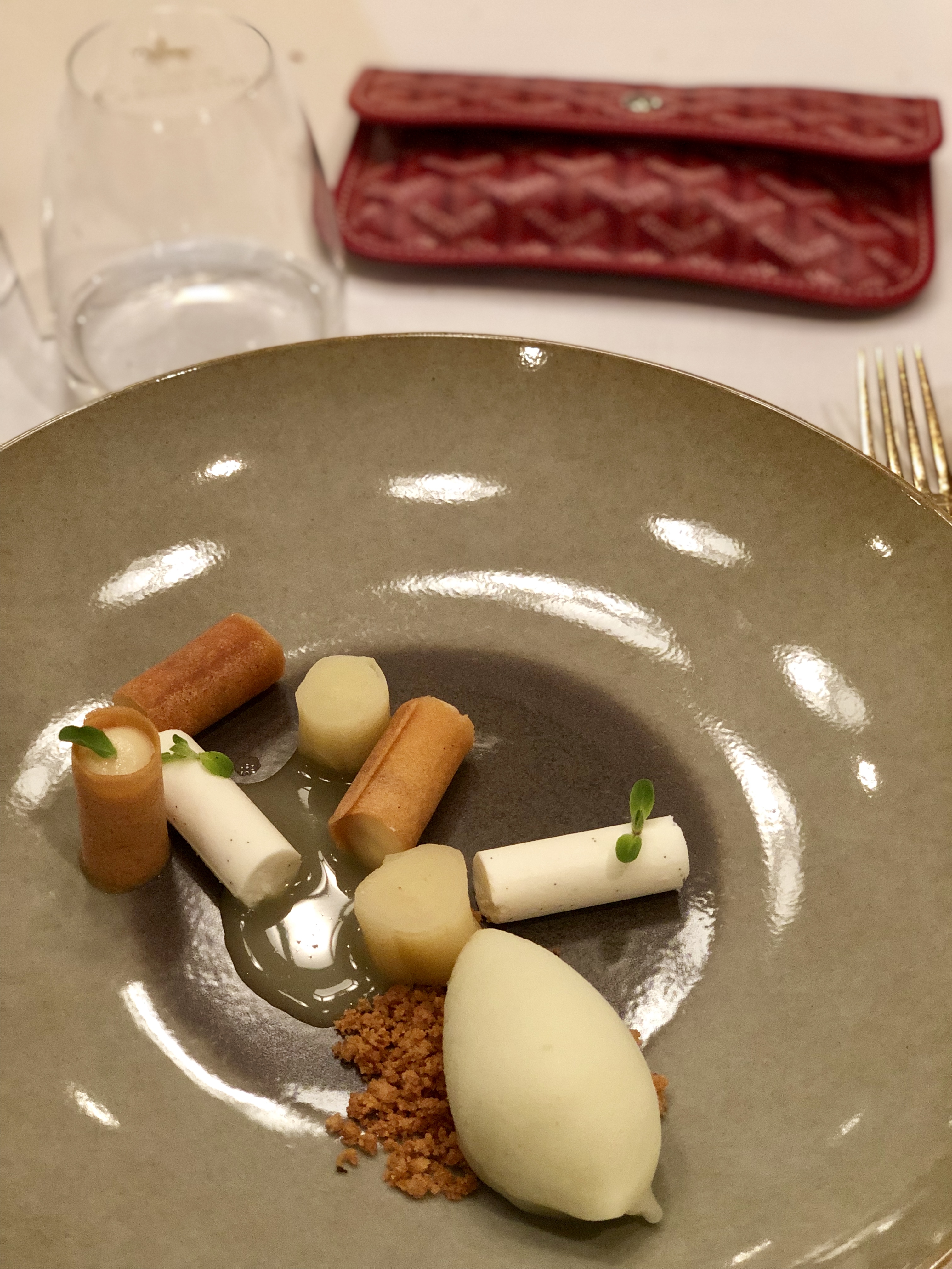dessert - table du connetable - 1 etoile michelin - chantilly - auberge du jeu de paume - hotel 5 etoiles - restaurant gastronomique - julien lucas