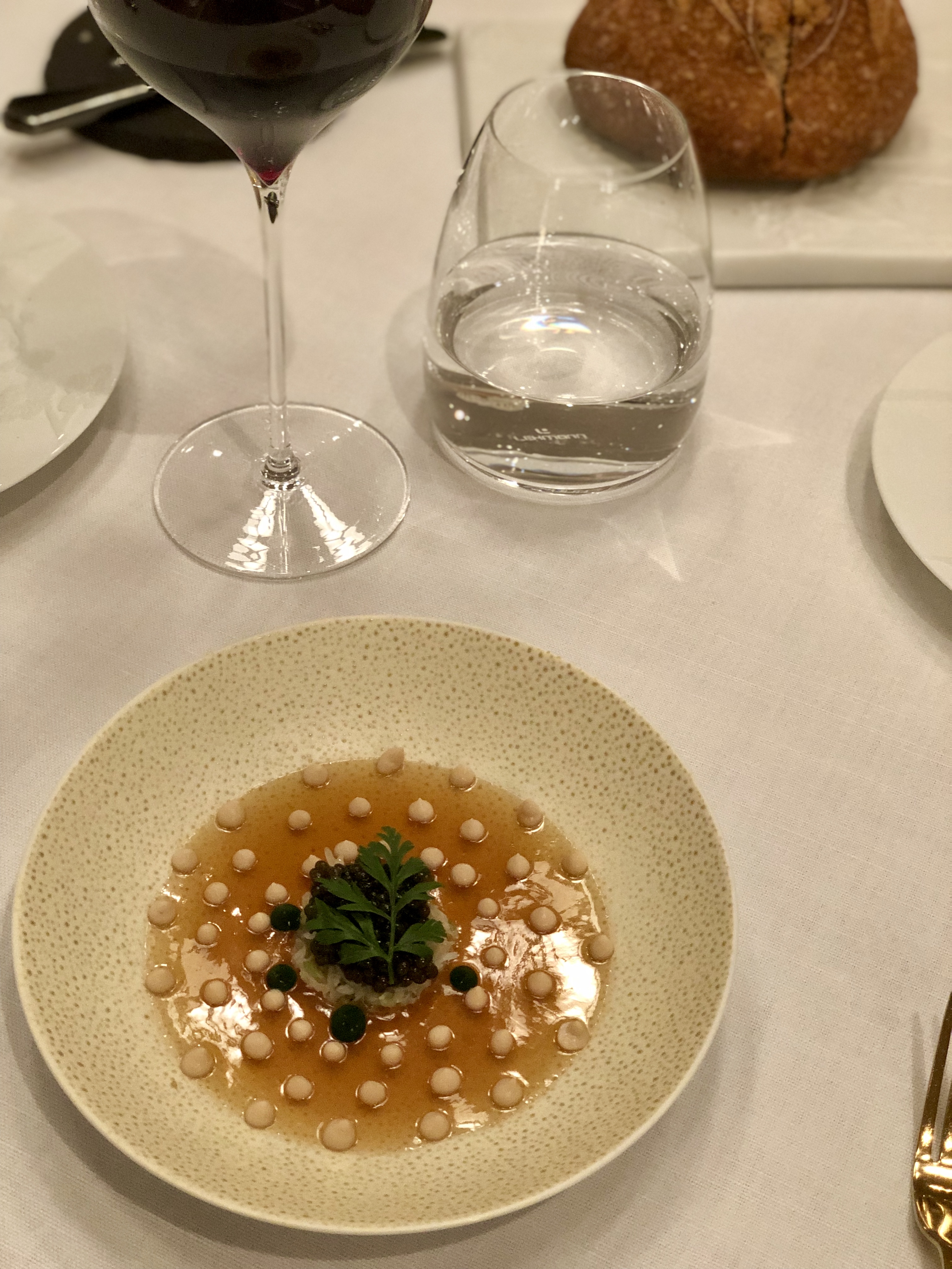 tourteau - caviar - fer à cheval - entrée - table du connetable - 1 etoile michelin - chantilly - auberge du jeu de paume - hotel 5 etoiles - restaurant gastronomique - julien lucas