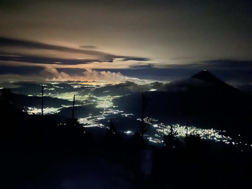 Acatenango by night ; volcan ; Guatemala